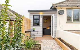 The Hideaway By The Sea - Free Parking